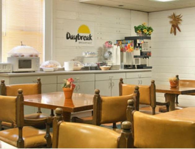 Vacation Inn Phoenix Restaurant photo